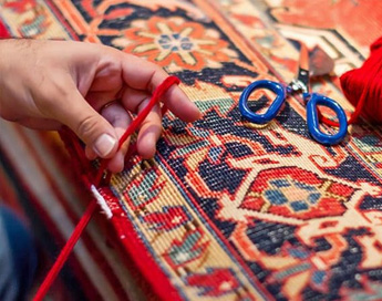 خدمات تخصصی و حرفه ای رفوی فرش در قالیشویی کردان 